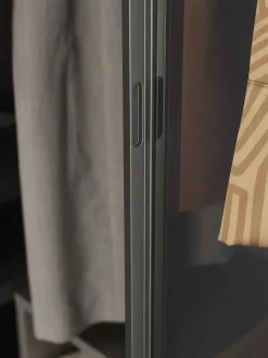 Armadio con ante battenti design Vetro Mobilgam a prezzo ribassato