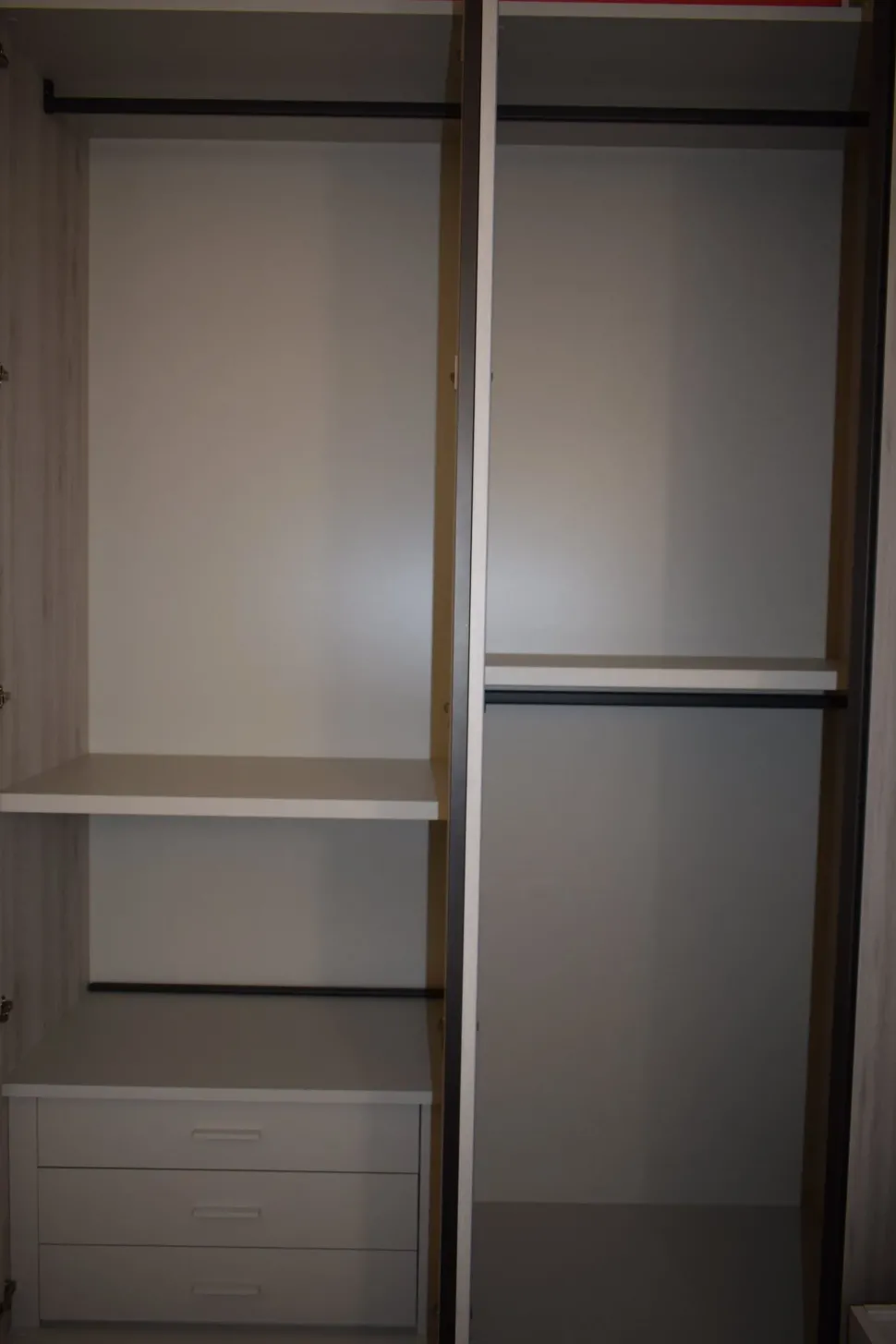 Armadio con ante battenti a prezzo scontato modello Power zg di Zg mobili