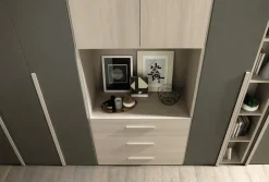 Armadio con ante battenti Composto a prezzo ribassato