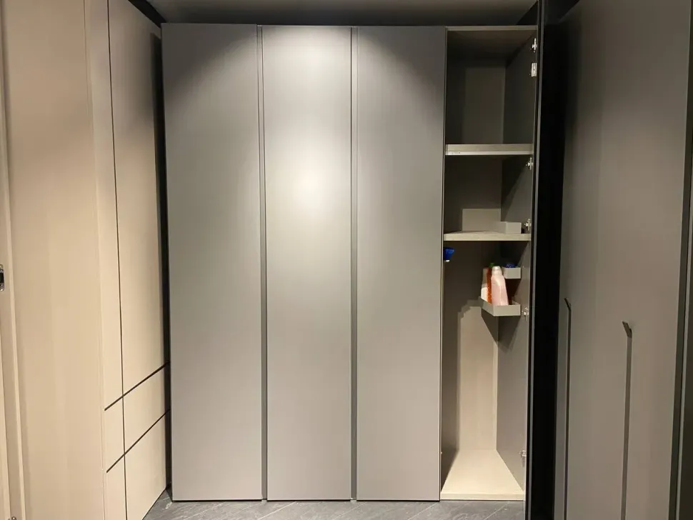 Armadio con ante battenti a Quattro ante Poker di Alf da fre