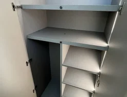 Armadio con ante battenti modello Gola scontato del 30%