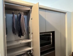 Armadio con ante battenti modello Gola scontato del 30%