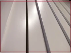 Armadio con ante battenti modello Stave scontato del 30%