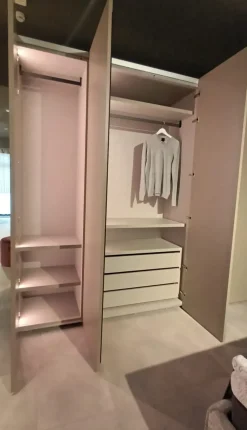 Armadio con ante battenti moderno Armadio sinua combinato Sangiacomo a prezzo scontato