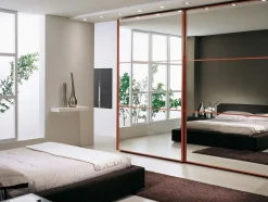 Armadio con ante scorrevoli a prezzo scontato modello Armadio con ante scorrevoli-maxi a specchio scontato del 30% di Artigianale