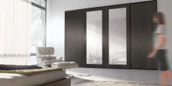 Armadio con ante scorrevoli moderno Armadio a 4 ante scorrevoli con specchi centrali ad incasso  della ditta elli in promo-sconto del 40% Fratelli elli a prezzo ribassato