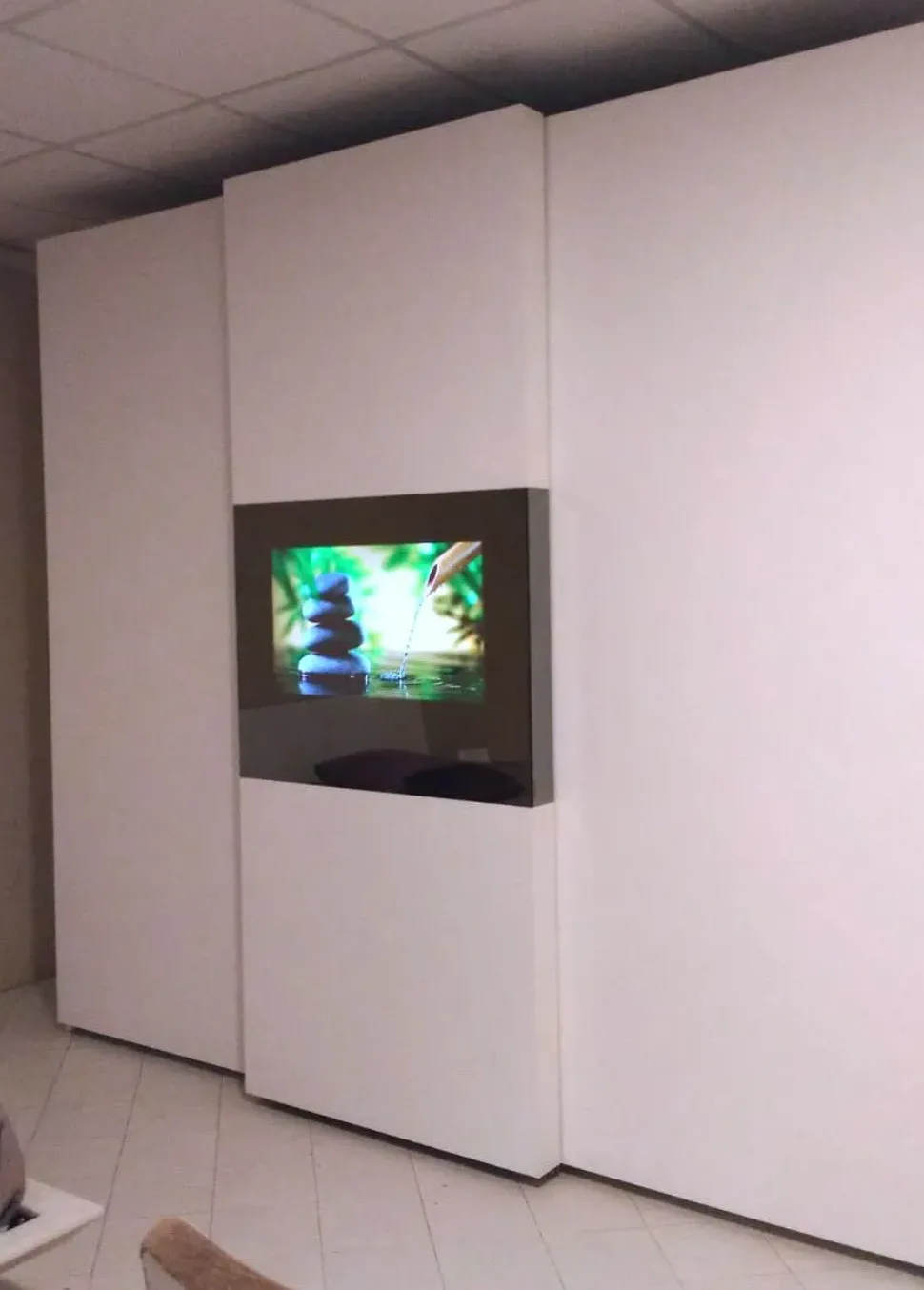 Armadio con ante scorrevoli moderno Wall tv Maronese a prezzo scontato