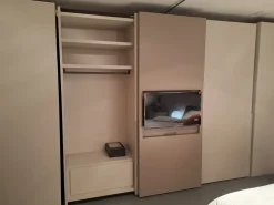 Armadio con ante scorrevoli modello Plana scontato del 40%