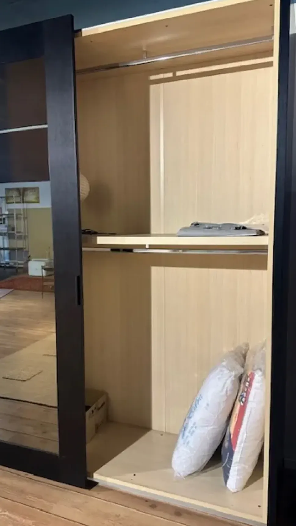 Armadio con ante scorrevoli moderno Discovery Doimo design a prezzo ribassato