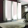 Armadio con ante scorrevoli moderno Armadio a 3 ante scorrevoli con specchi verticali in promo-sconto del 50% Artigianale a prezzo scontato