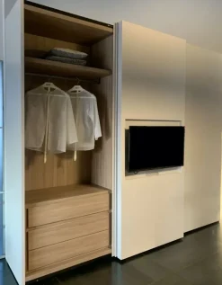 Armadio con ante scorrevoli modello Nastro tv scontato del 46%