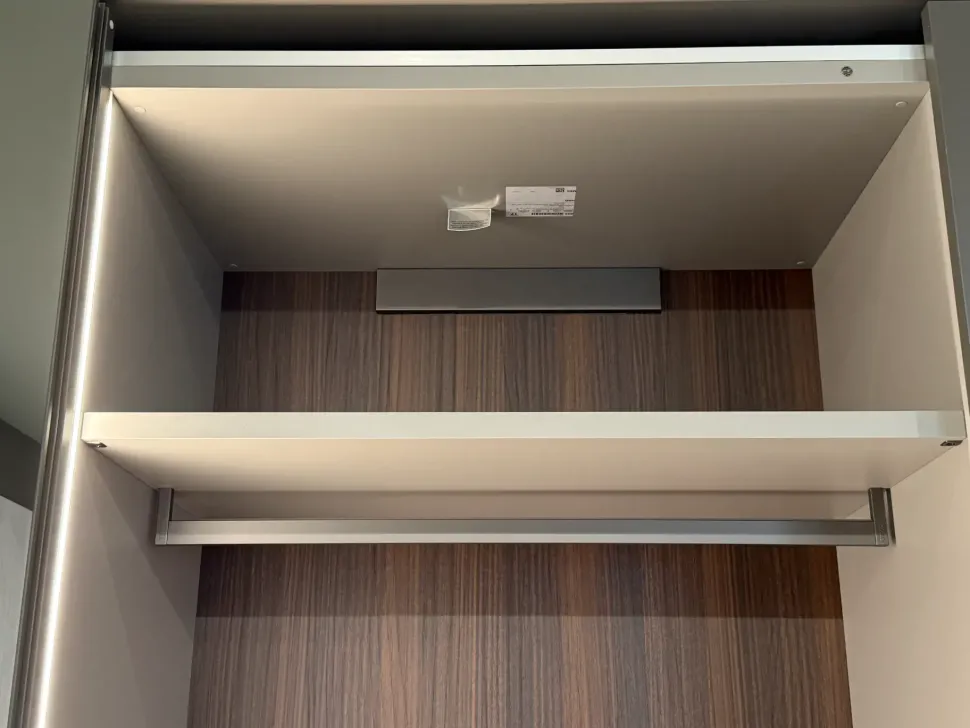 Armadio con ante scorrevoli design Flat Caccaro a prezzo scontato