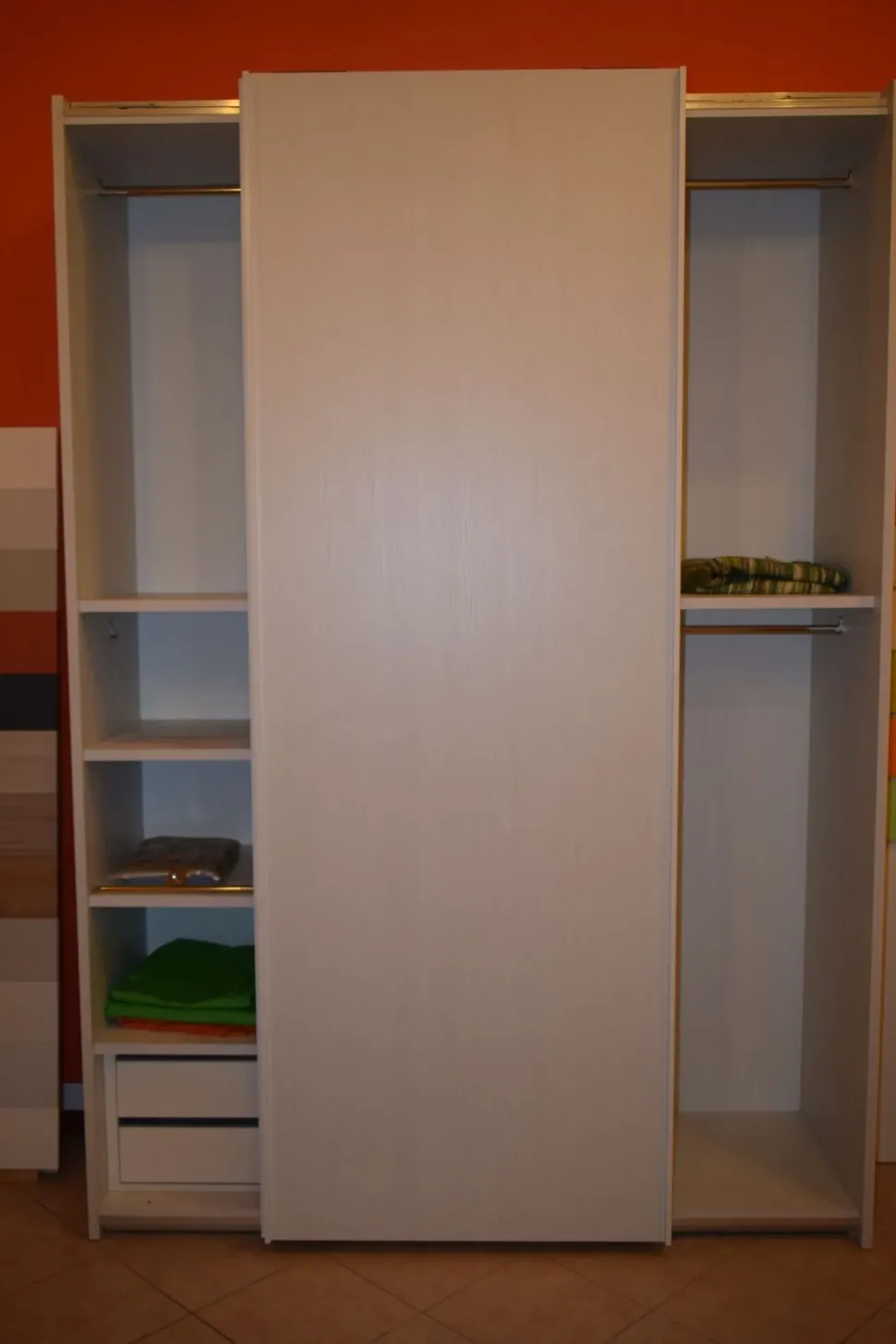 Armadio con ante scorrevoli modello Armadio villanova scontato del 40%