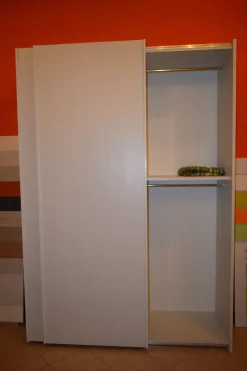 Armadio con ante scorrevoli modello Armadio villanova scontato del 40%