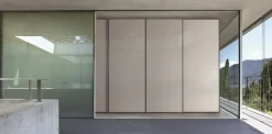Armadio con ante scorrevoli a Tre ante Altea di Artigianale