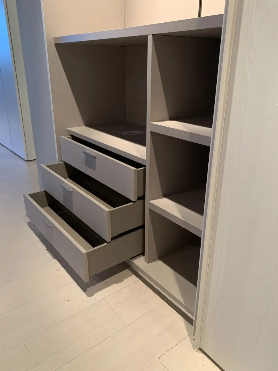 Armadio con ante scorrevoli moderno Terna Orme a prezzo scontato