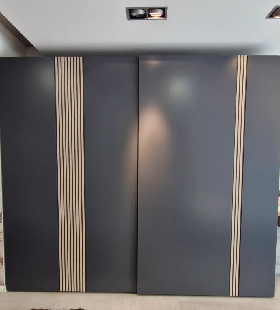 Armadio con ante scorrevoli moderno 9 riga scorrevole Mobilgam a prezzo scontato