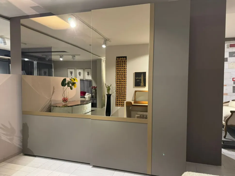 Armadio con ante scorrevoli design Genery Collezione esclusiva a prezzo ribassato