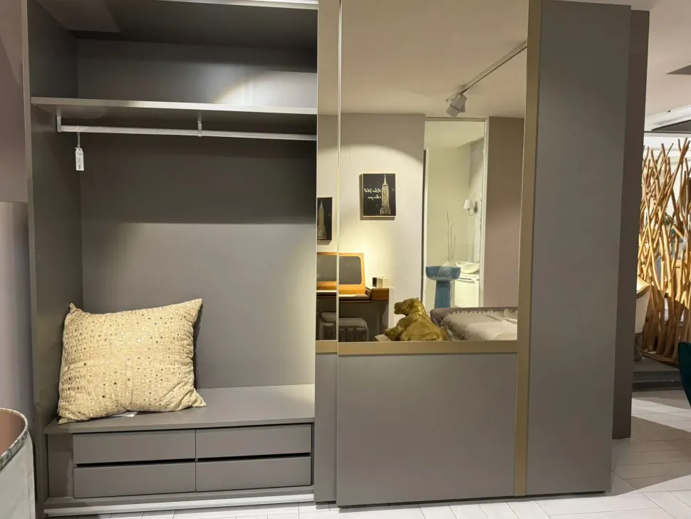 Armadio con ante scorrevoli design Genery Collezione esclusiva a prezzo ribassato