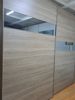 Armadio con ante scorrevoli modello Cube scontato del 39%