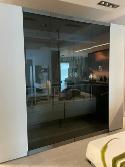 Armadio con cabina armadio modello Camerino caccaro  scontato del 25%