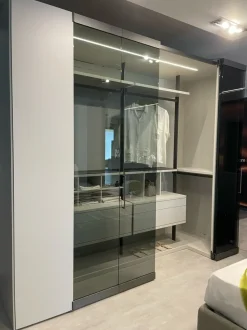 Armadio con cabina armadio modello Camerino caccaro  scontato del 25%