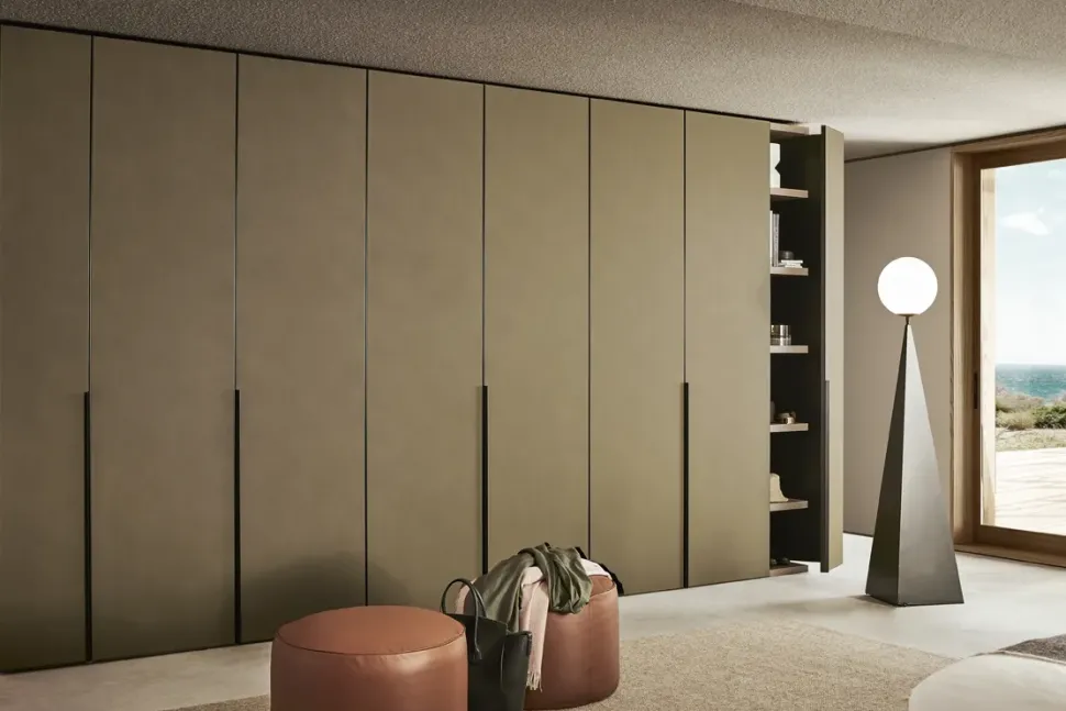 Armadio Cornice battente Pianca a sette ante a prezzo Outlet