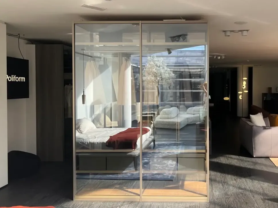 Armadio design con Quattro ante modello Fitted di Poliform