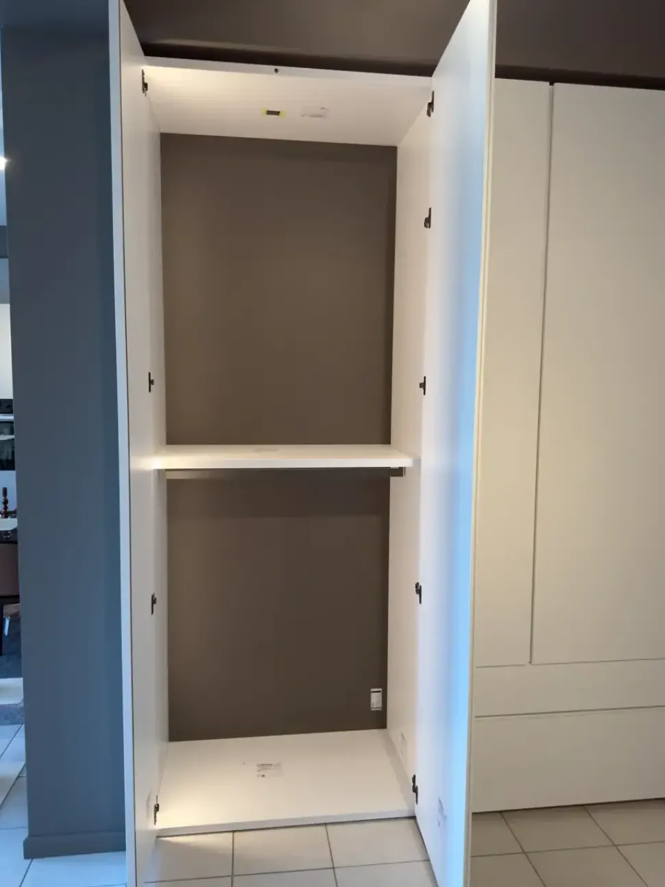 Armadio di Caccaro modello Graphic in laccato opaco con sconto -30%