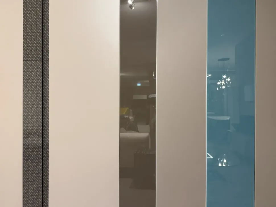 Armadio di Lago modello Groove now in vetro con sconto -30%