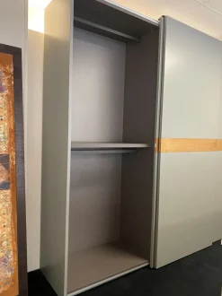 Armadio di Mobilgam modello Stage expo in laccato opaco con sconto -52%