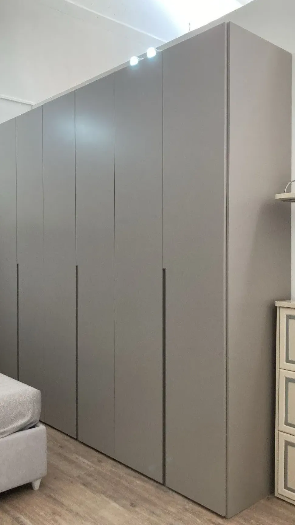 Armadio di Orme modello Filo 1200 in laminato opaco con sconto -19%