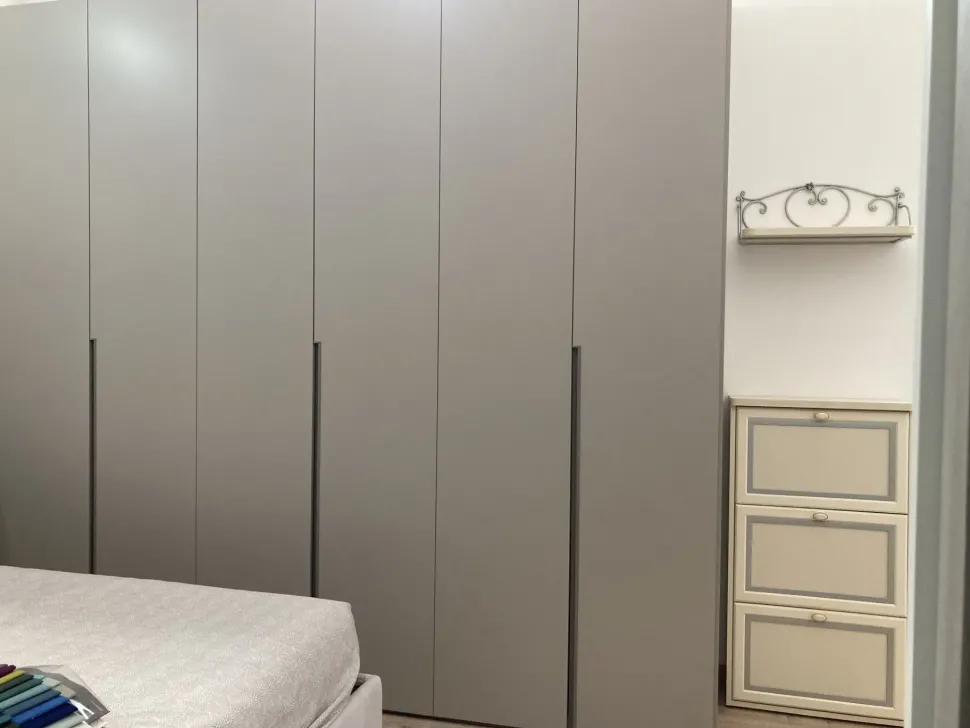 Armadio di Orme modello Filo 1200 in laminato opaco con sconto -19%