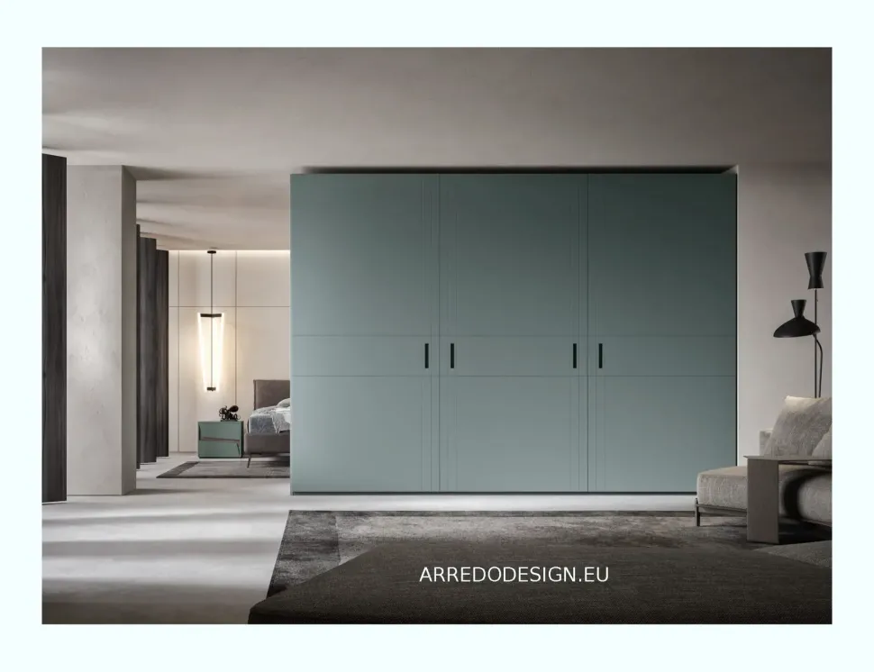 Armadio di Veneran modello Linea new in laccato opaco con sconto -30%