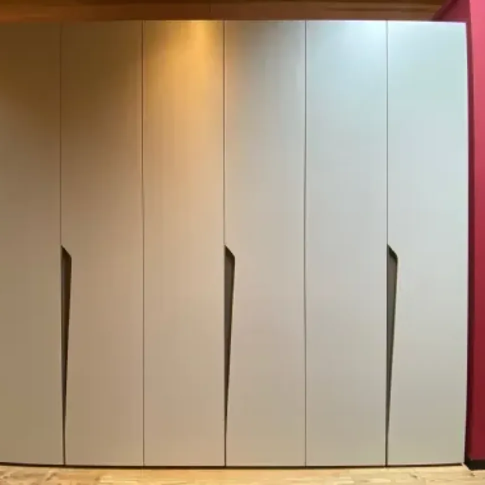 Armadio Drop realizzato in laminato materico di Tomasella scontato -31%