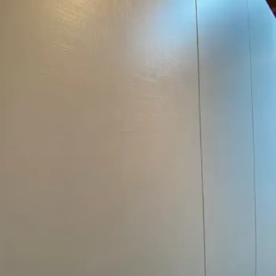 Armadio Drop realizzato in laminato materico di Tomasella scontato -31%