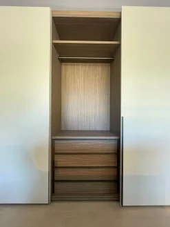 Armadio Gliss master anta start Molteni & c a tre ante a prezzo scontato