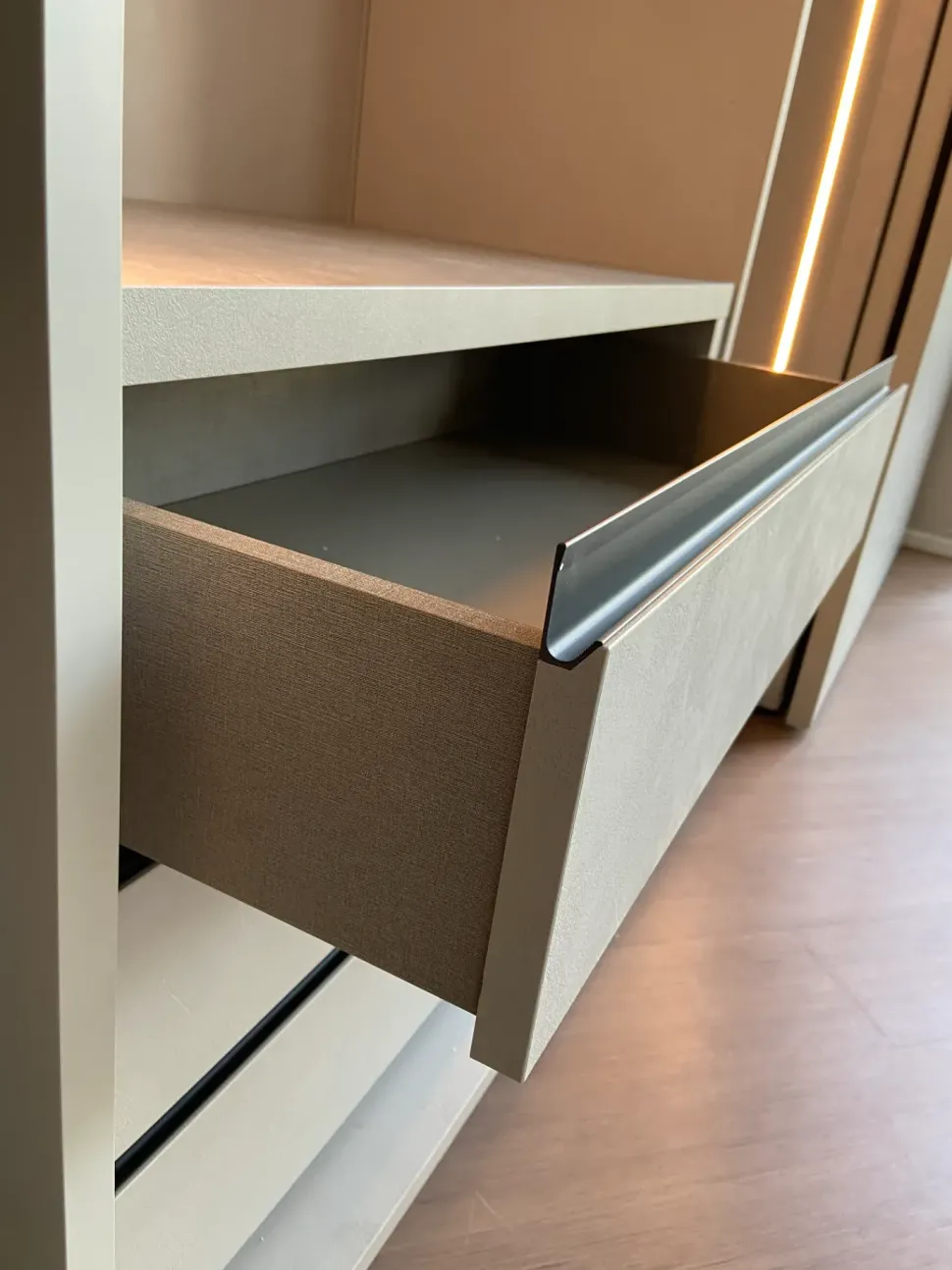 Armadio Horizontal Sangiacomo con ante scorrevoli SCONTATO a PREZZI OUTLET