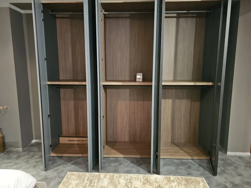 Armadio in laccato opaco Gola metropolis a marchio Tomasella scontato -43%