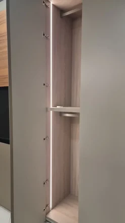 Armadio in laccato opaco Sipario a marchio Fimar scontato -54%