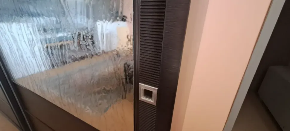 Armadio in legno Gothic a marchio Artigianale scontato -40%