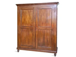 Armadio in stile arte povera con un ribasso imperdibile