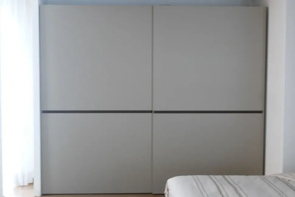 Armadio modello Horizontal di Sangiacomo in laccato opaco