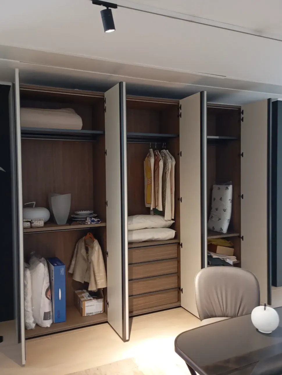 Armadio moderno Armadio gliss master battente di Molteni & c a PREZZO OUTLET -35%