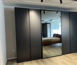 Armadio moderno Breccia Sangiacomo con un ribasso imperdibile