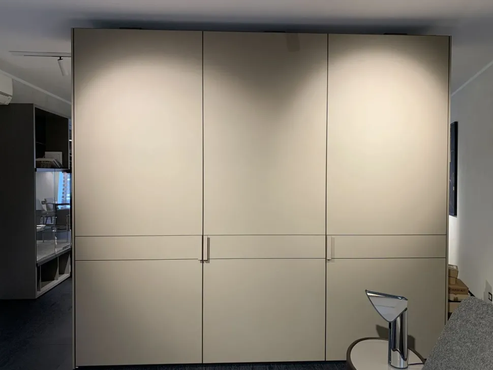 Armadio moderno Cover di Poliform a PREZZO OUTLET -45%