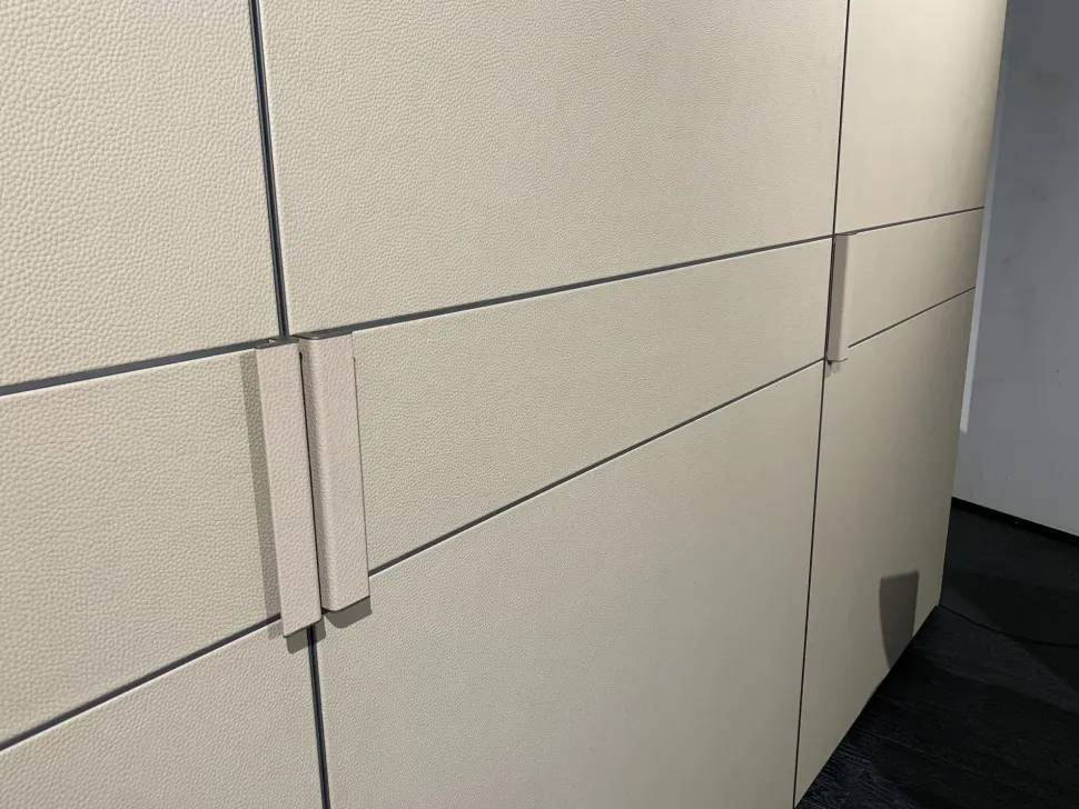 Armadio moderno Cover di Poliform a PREZZO OUTLET -45%