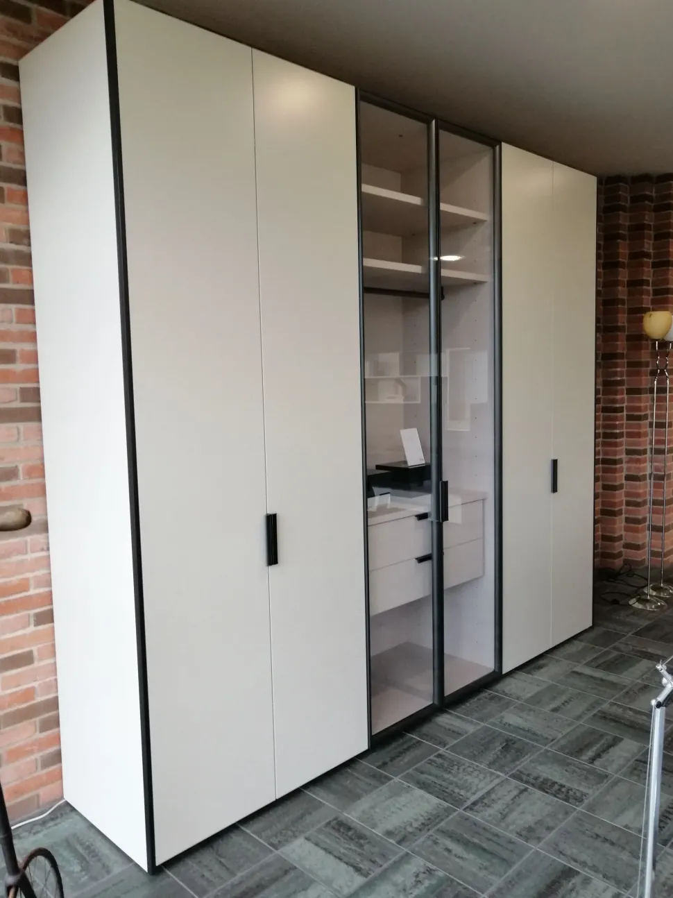 Armadio moderno Gliss master Molteni & c con un ribasso imperdibile