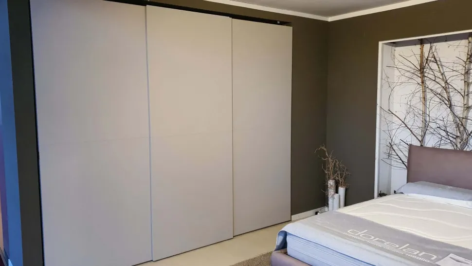 Armadio moderno Liscio 2 settori Tomasella con uno sconto imperdibile