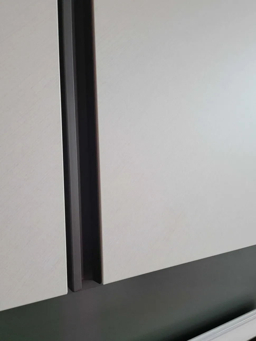 Armadio moderno Modula 2021 Tomasella con uno sconto imperdibile